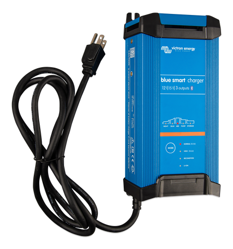 Blue Smart IP22 Charger 12/15 (3) 230V (BPC121544002)